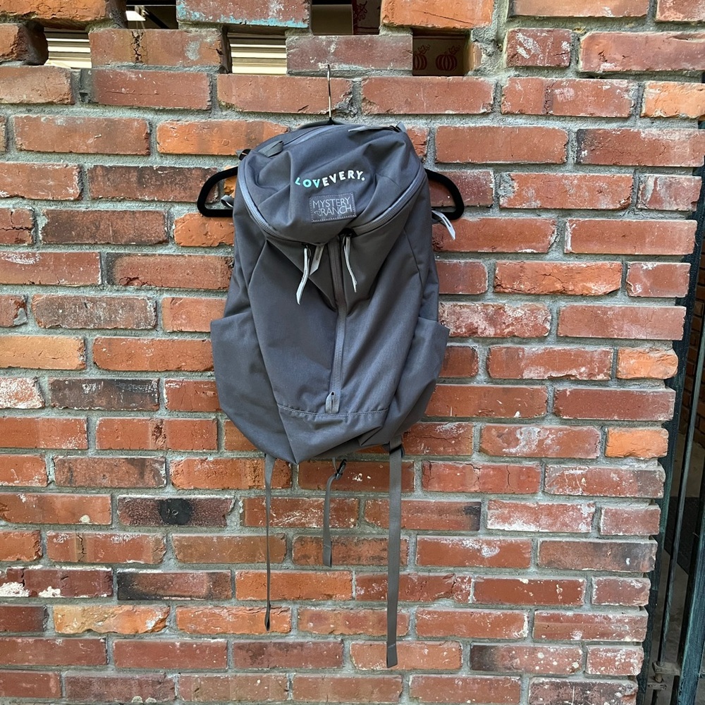 MYSTERY RANCH Gray Backpack